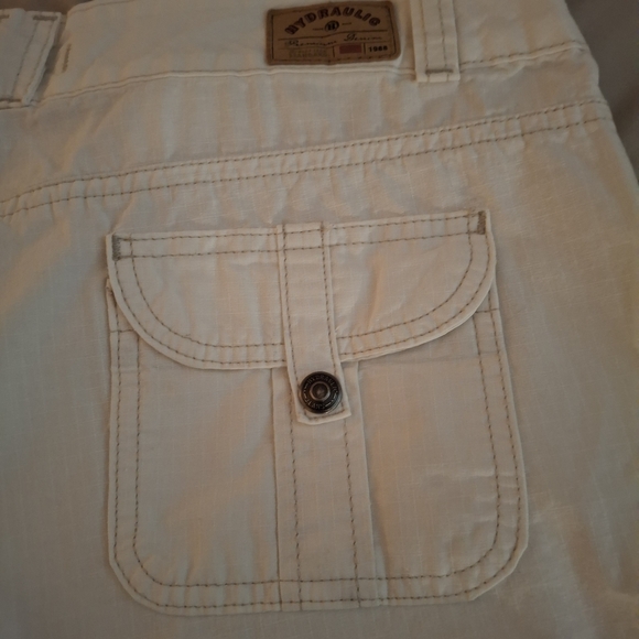 Hydraulic Women's Cream Capris Pants - Picture 7 of 10